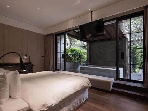 The Villa別墅 (The Villa)