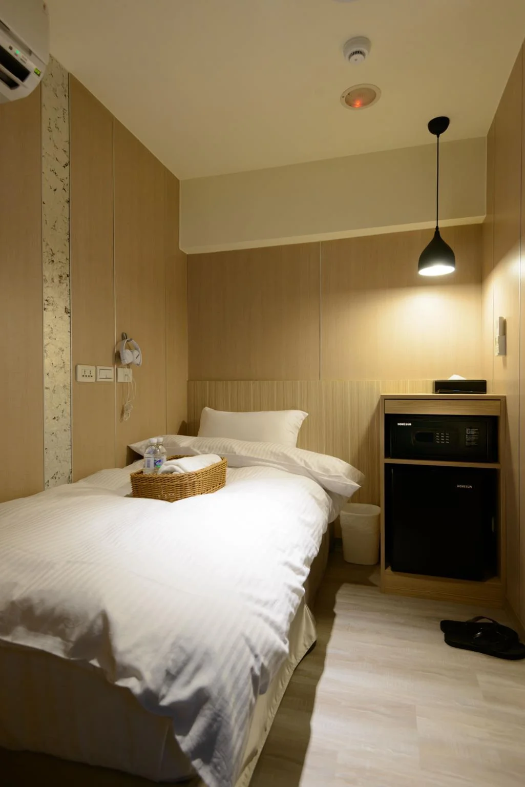 平價單人房 - 需共用衛浴/無窗 (Budget Single Room with Shared Bathroom, without Window)