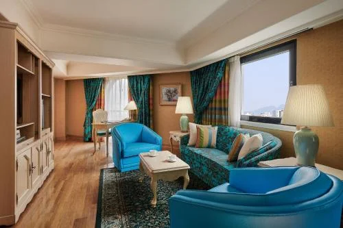 豪華套房 (Deluxe Suite)