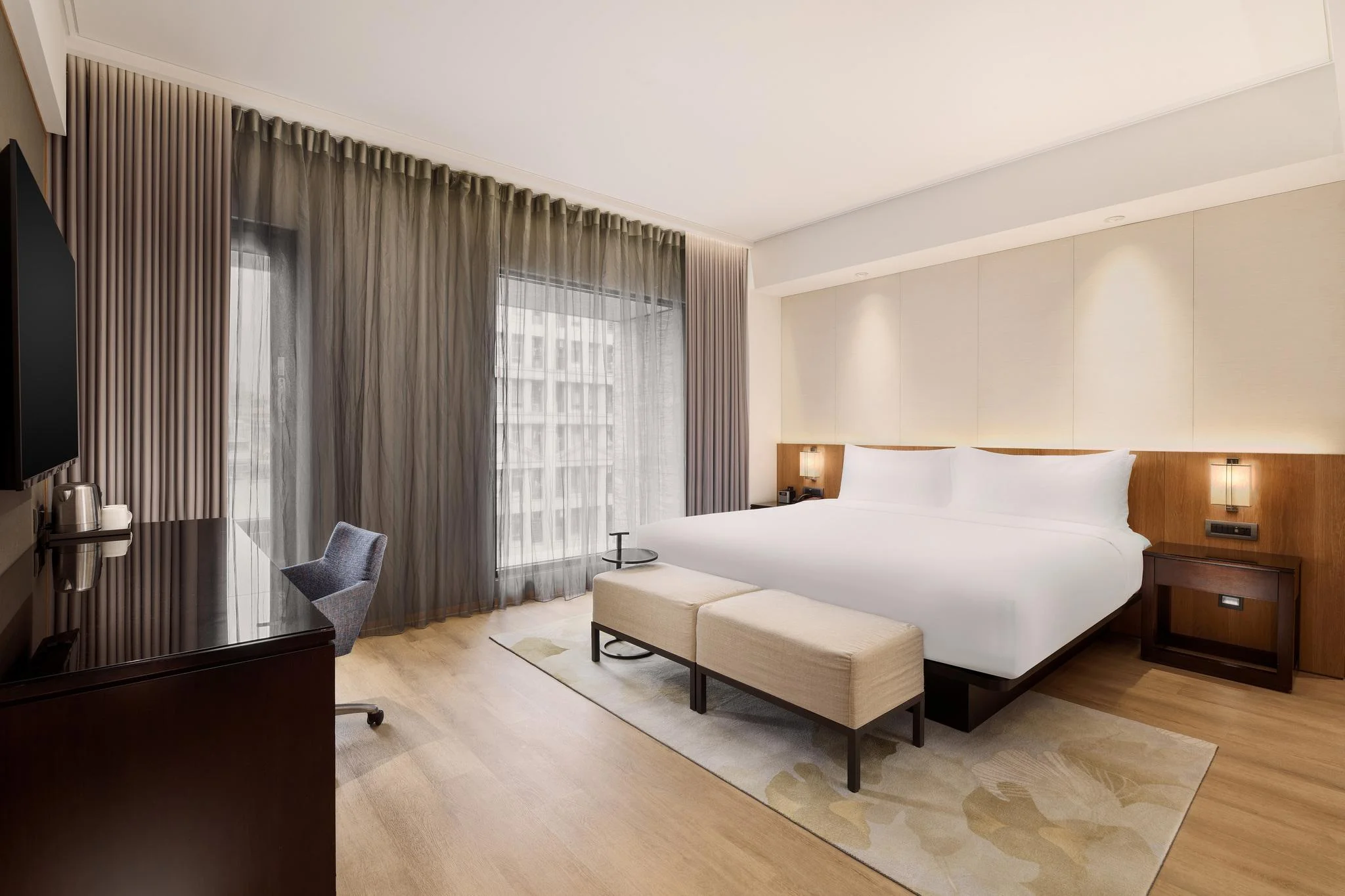 Larger Guest room, 1 King