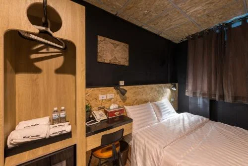 標準雙人房 - 需共用衛浴 (Standard Double with Shared Bathroom)