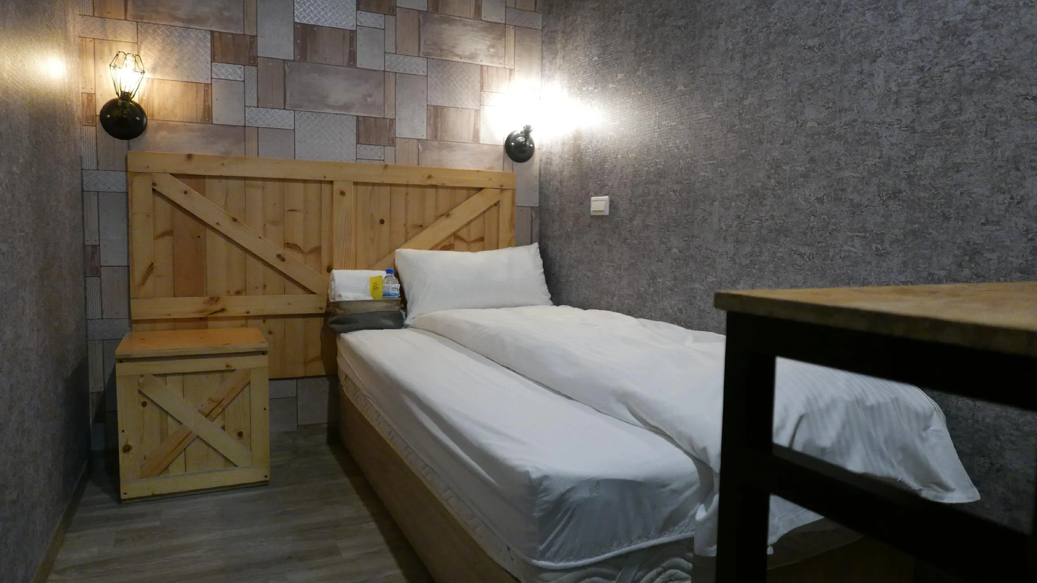 標準單人房 - 需共用衛浴 (Standard Single Room with Shared Bathroom)