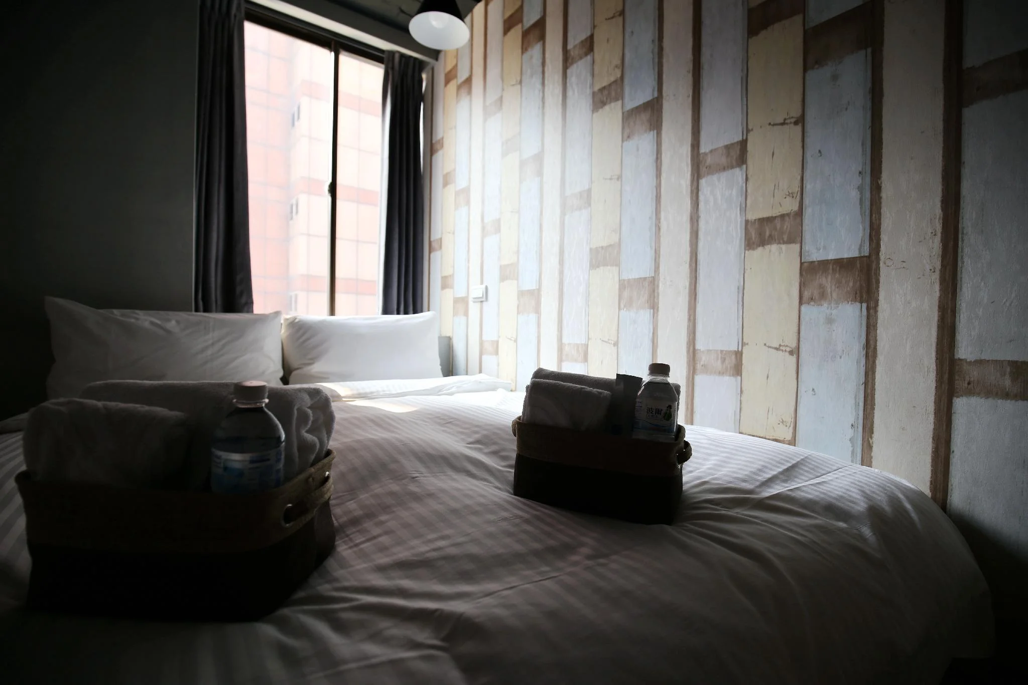 雙人房 - 需共用衛浴 (Double shared bathroom)