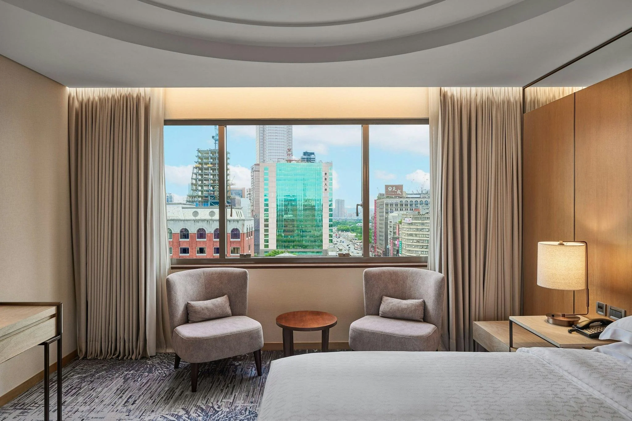 1 張特大床, 行政酒廊禮遇, 行政豪華客房 (Executive Deluxe King, Executive lounge access, Guest room, 1 King, High floor)