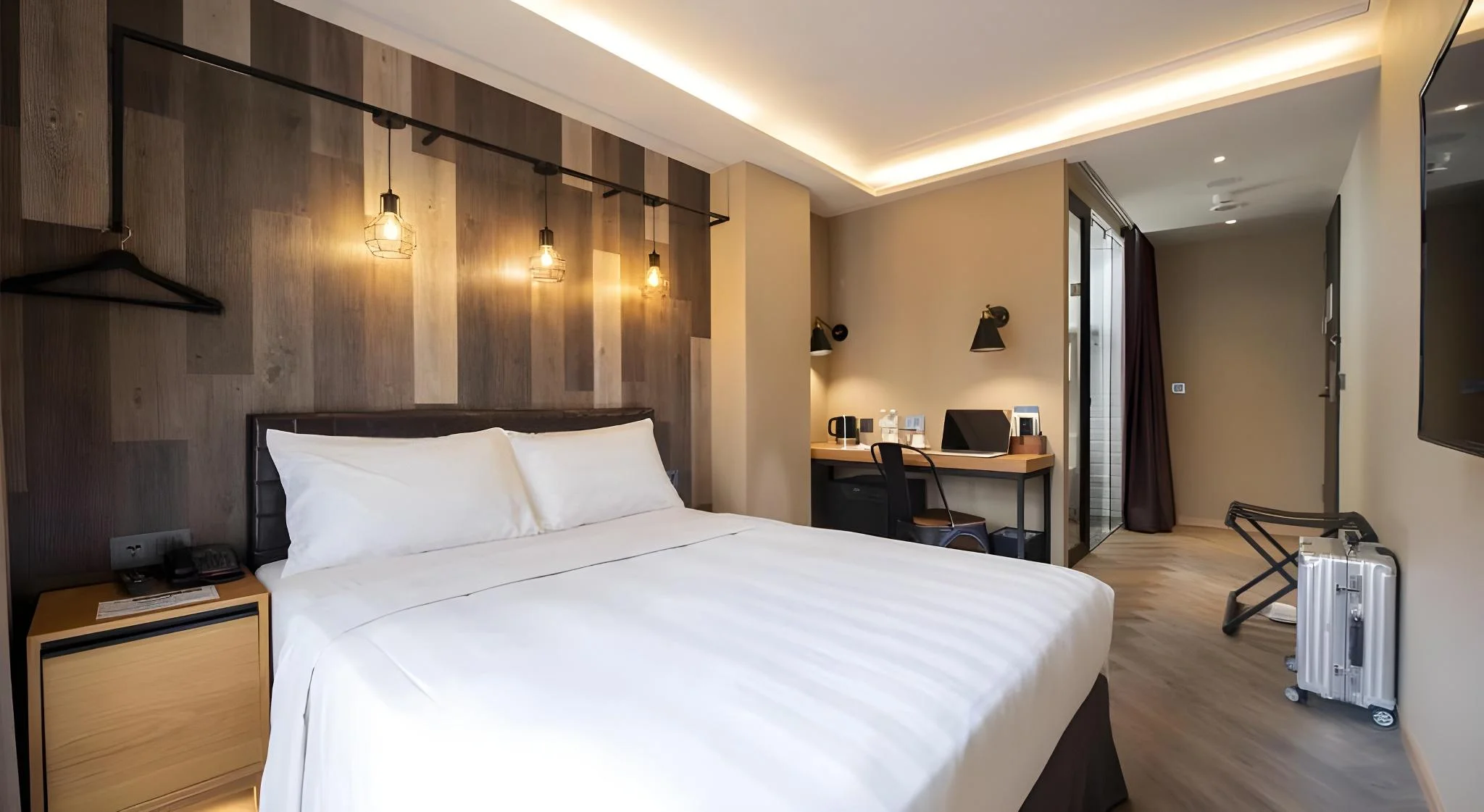 豪華雙人房 (Double Deluxe Room)