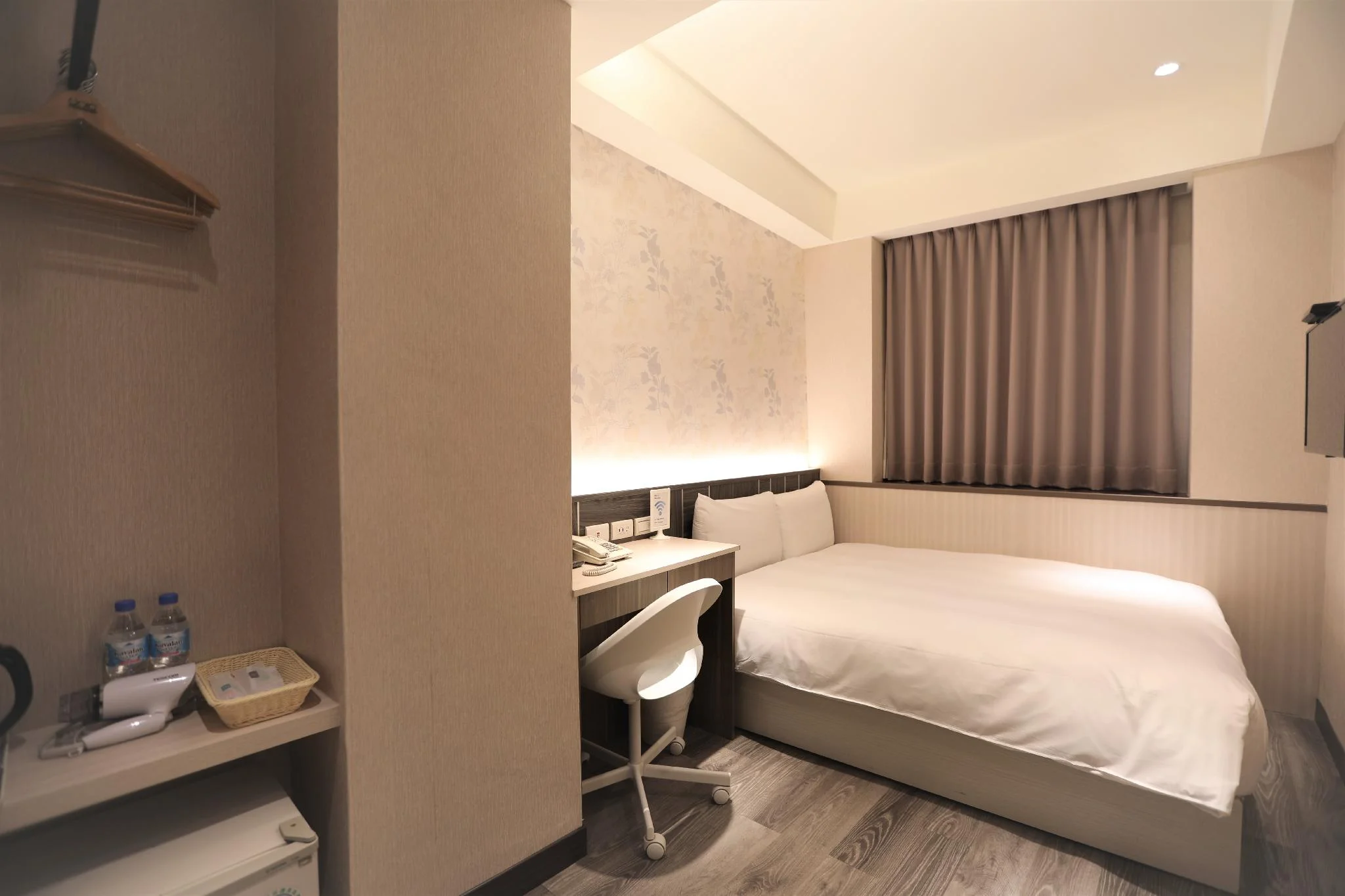 標準雙人房 - 有窗 (Standard Double with window)