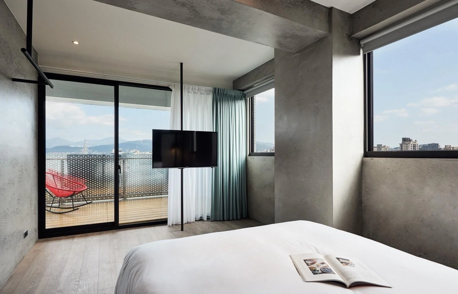 豪華房 - 有陽台 (Deluxe Balcony Room)