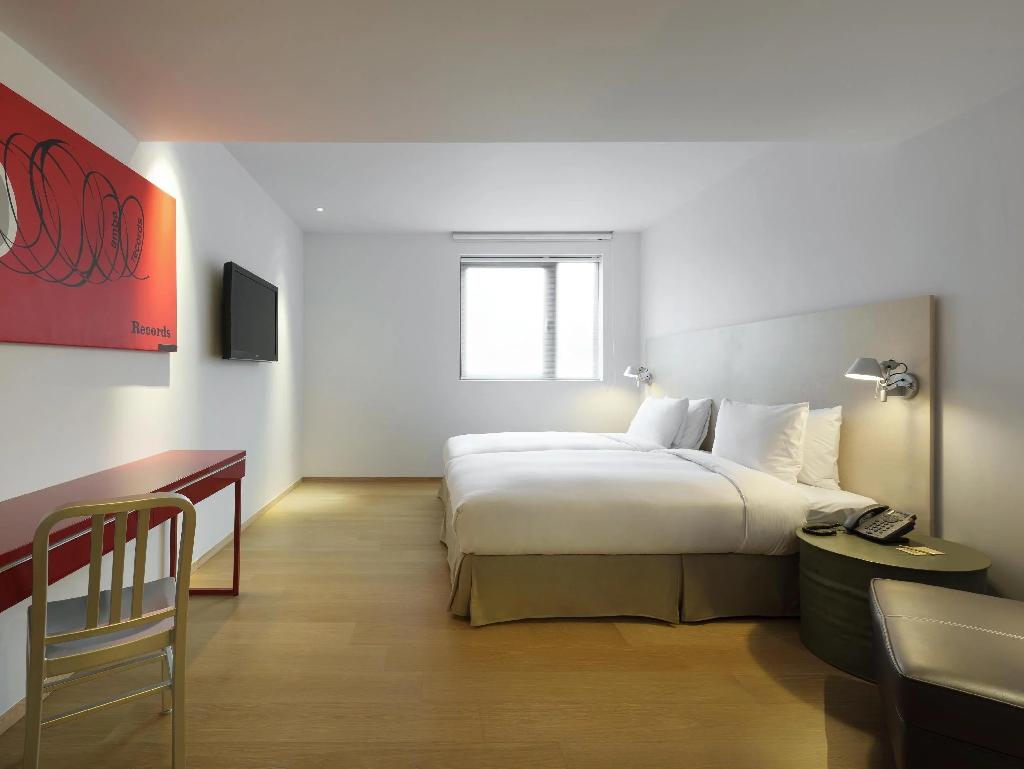 大型客房(兩床) (Large Twin Room)