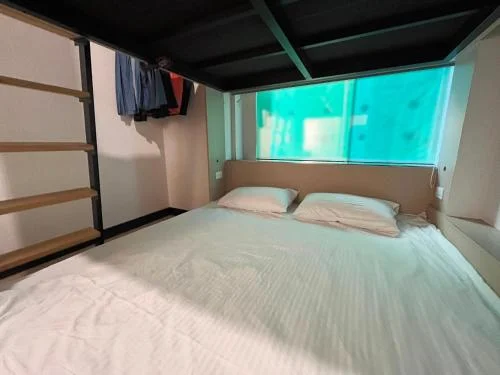 三人房 - 需共用衛浴 (Triple Shared Bathroom)