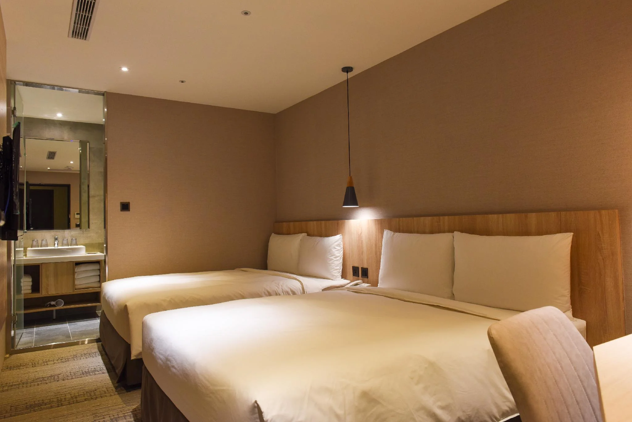 四人房－無窗 (Quadruple Room without Window)