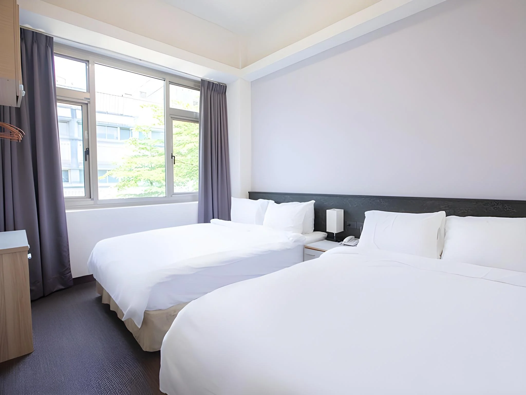 四人房 (Quadruple Room)