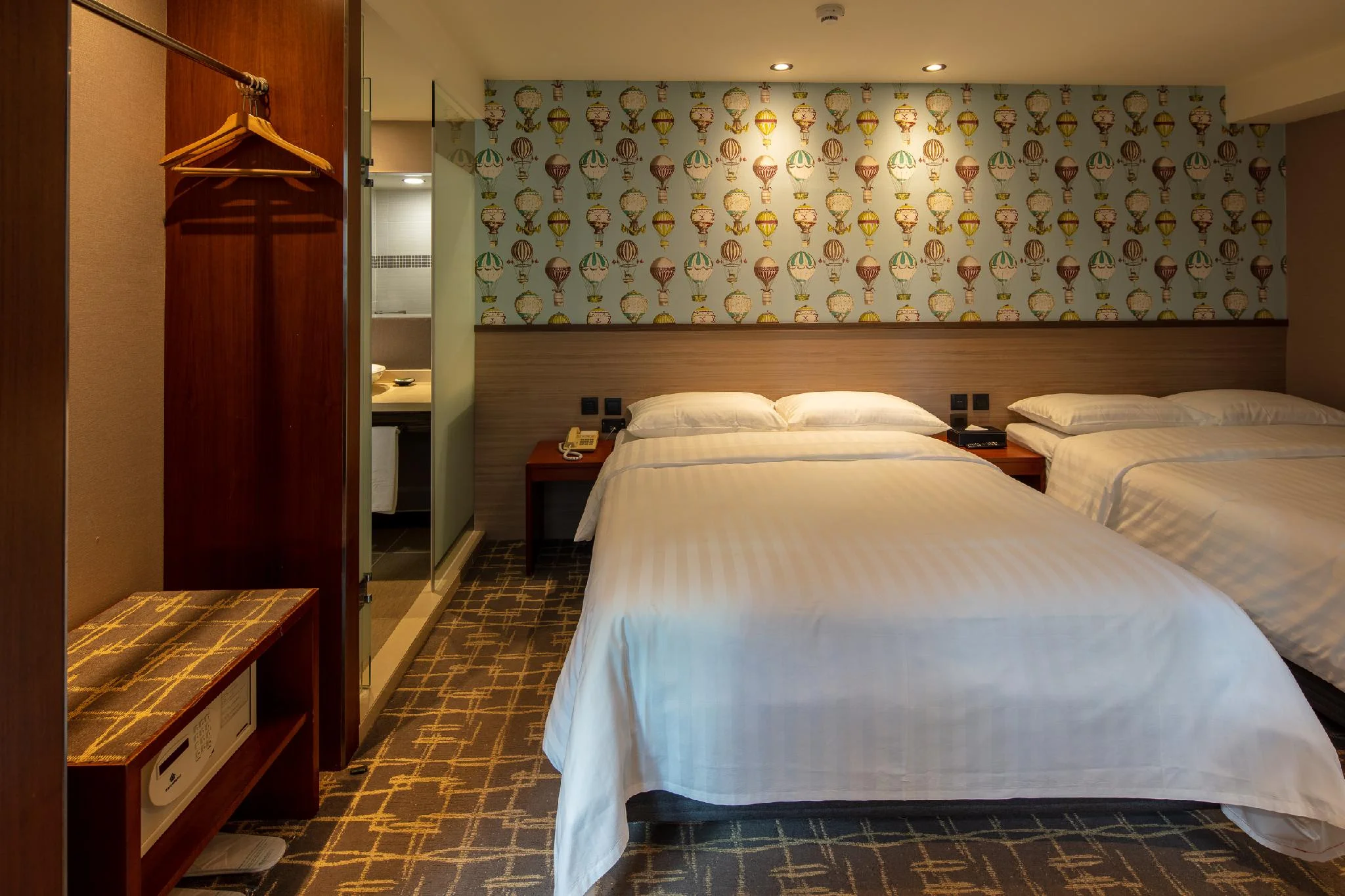 豪華雙床房 (Deluxe Twin Room)