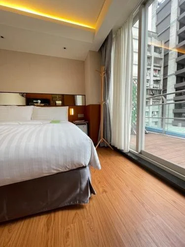 豪華房 - 有陽台 (Deluxe Balcony)