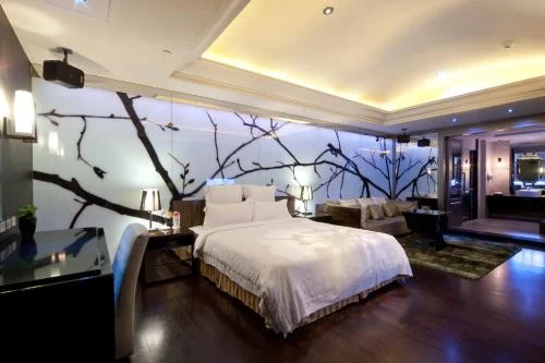 豪華雙人房 - 限20:00後入住 (Deluxe Double - Check-In After 08.00 PM)