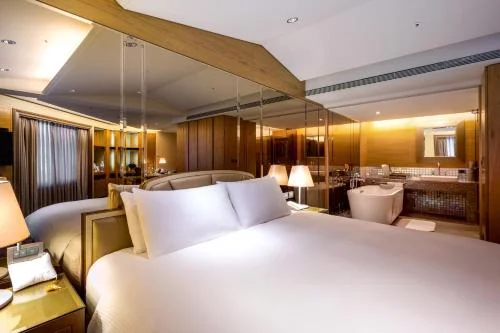 三人套房 (Triple Suite)