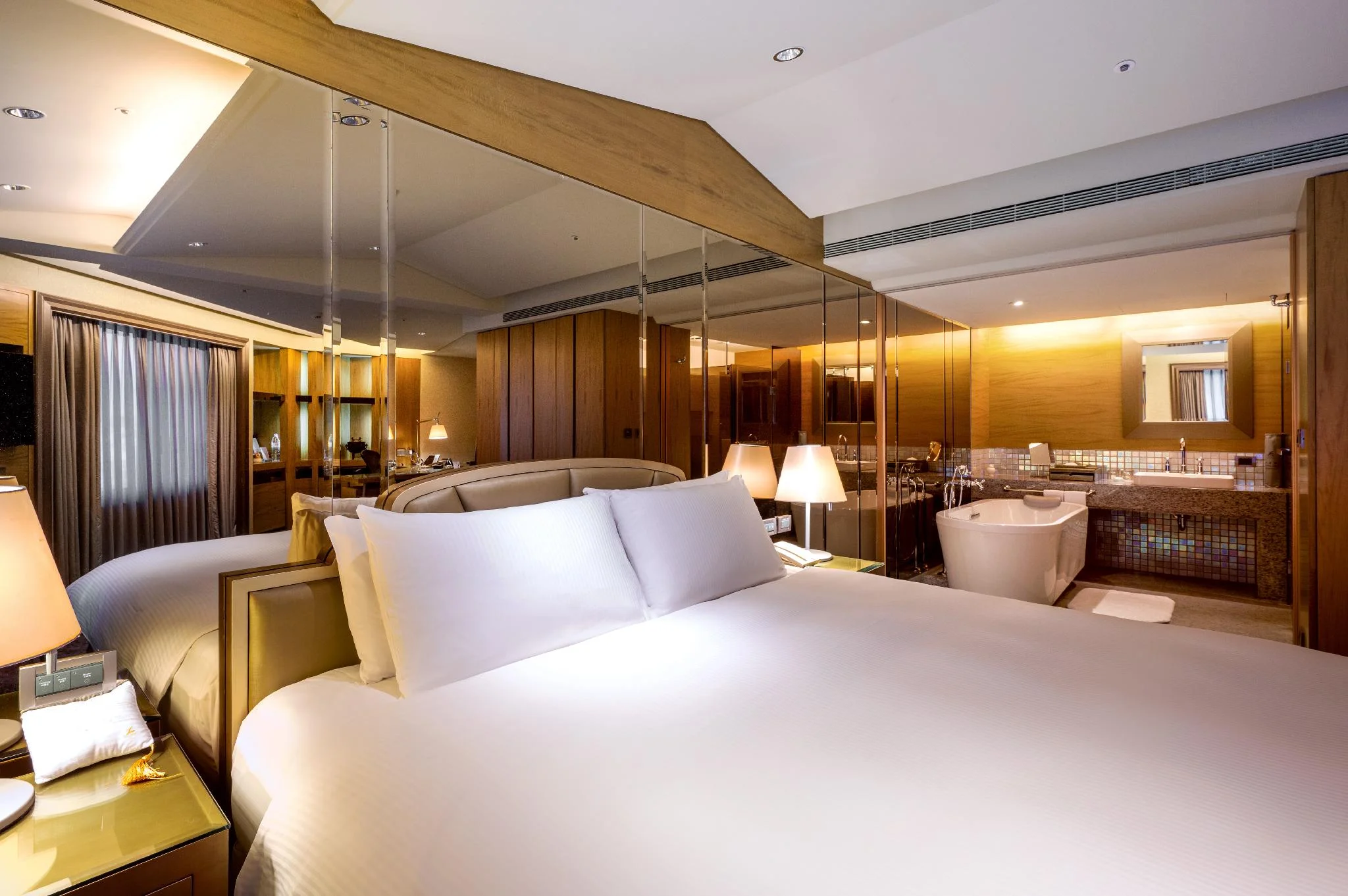 轉角套房 (Corner Suite)