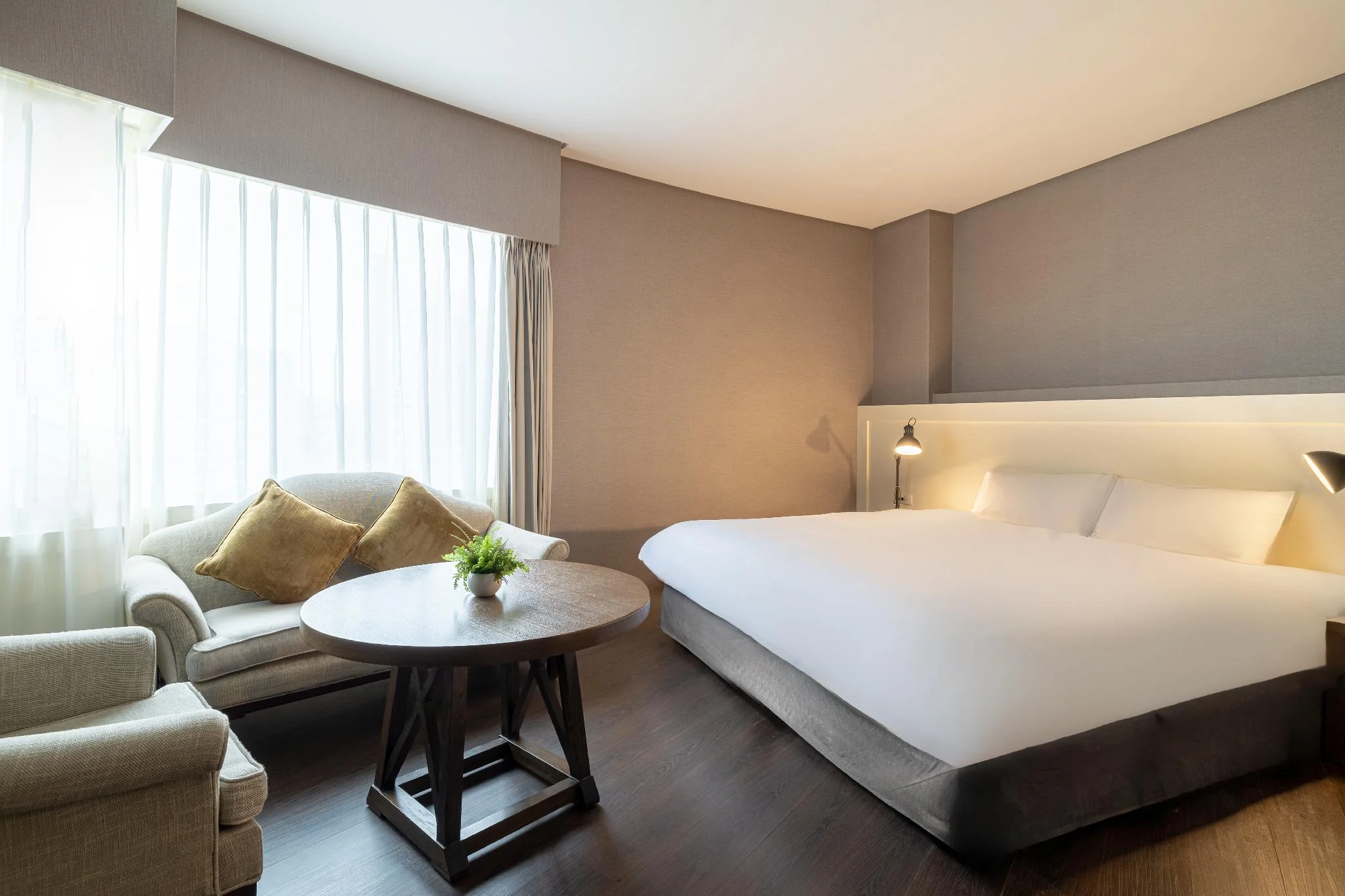 豪華特大雙人床房－禁煙 (Deluxe Room with King Bed - Non-Smoking)