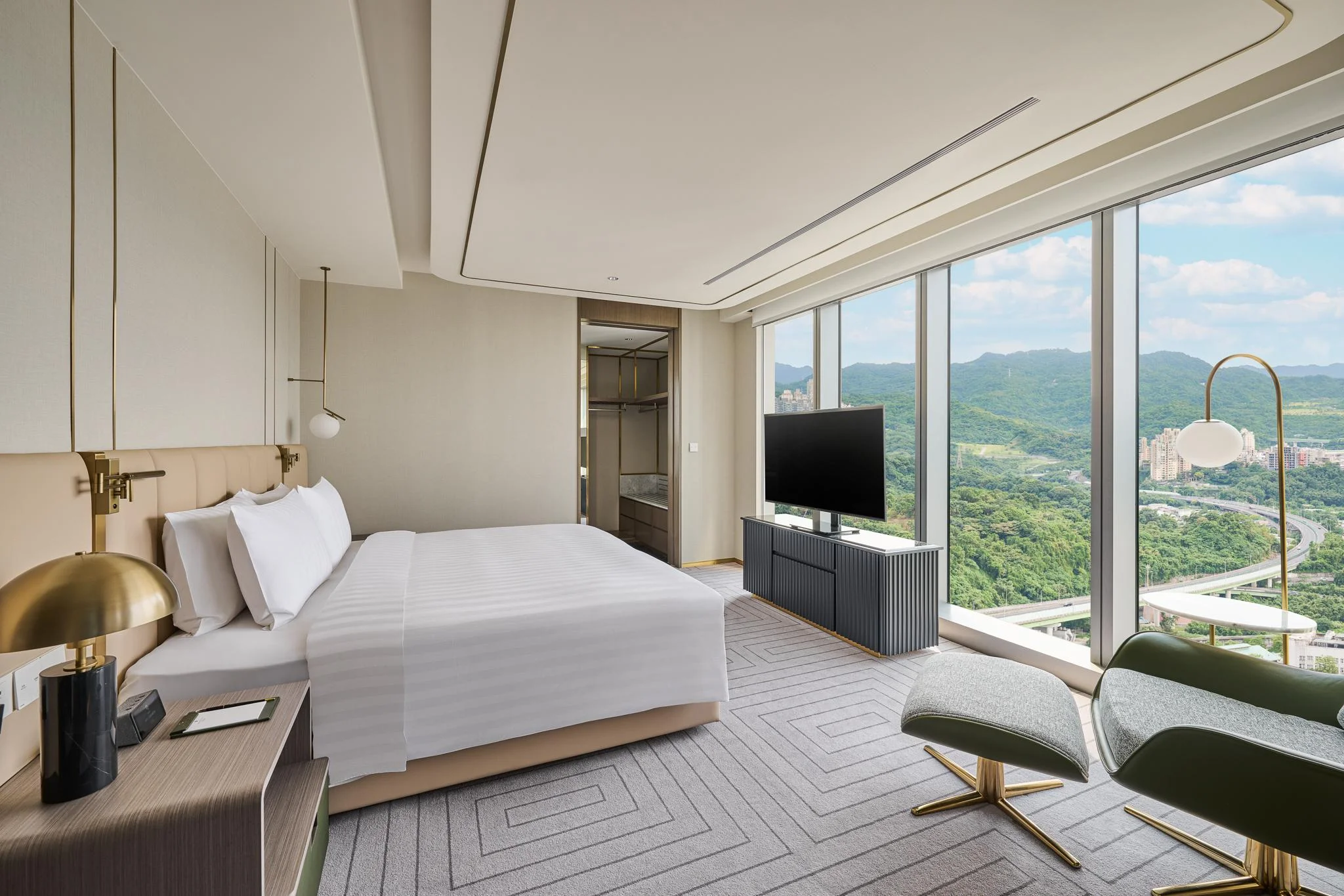 豪華套房 (Deluxe Suite)