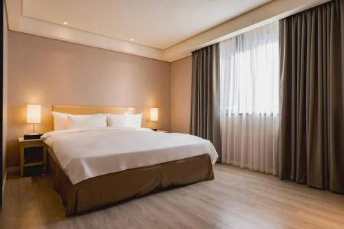 精緻客房 (Delicate Room)