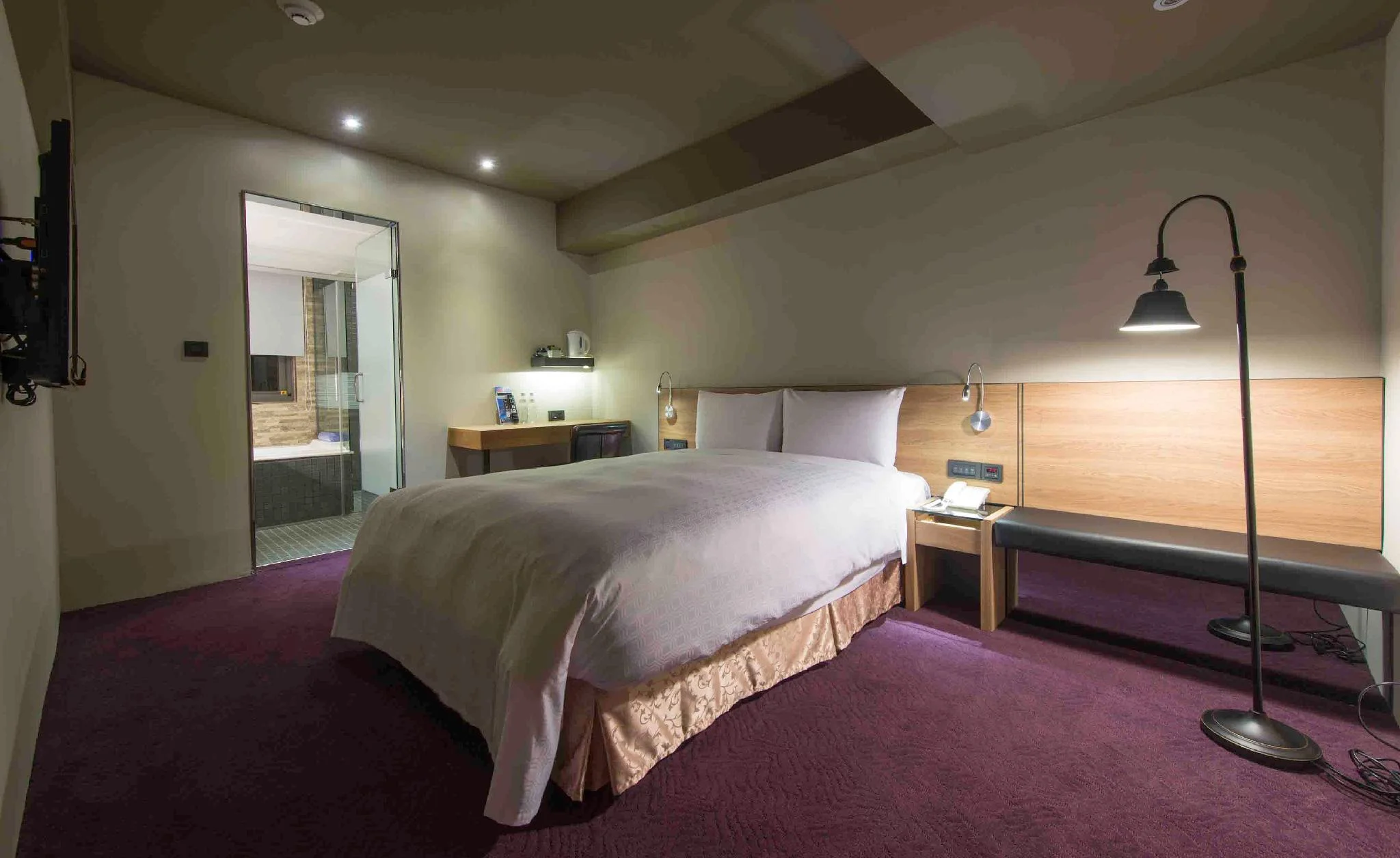 無窗的商務單人間 (Business Single Room without Window)