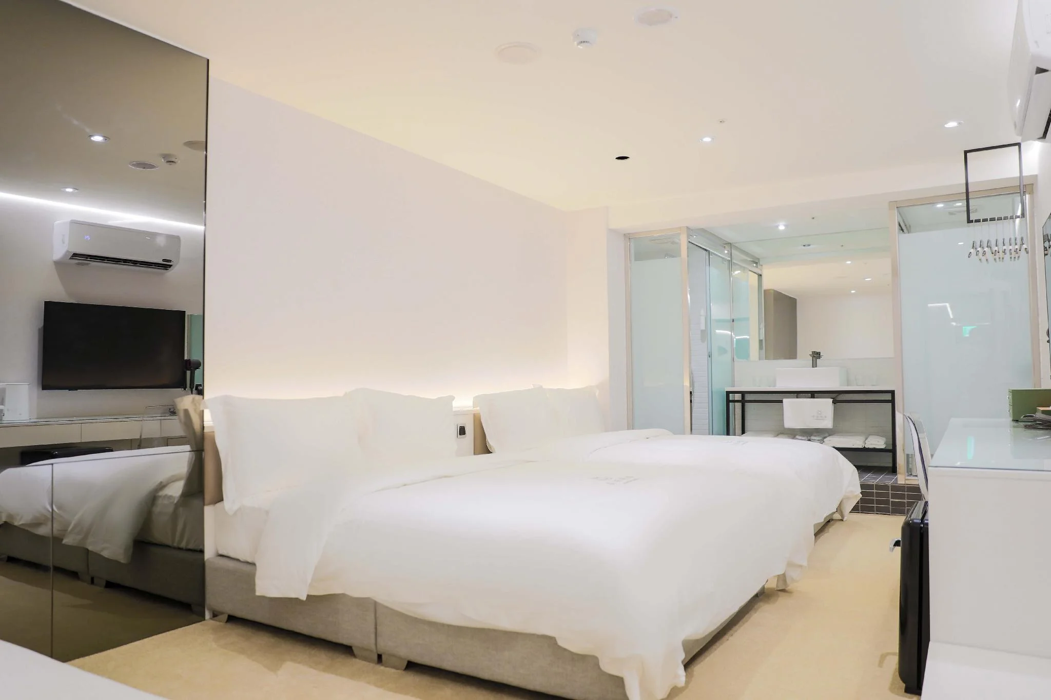 家庭房 (Family Room)