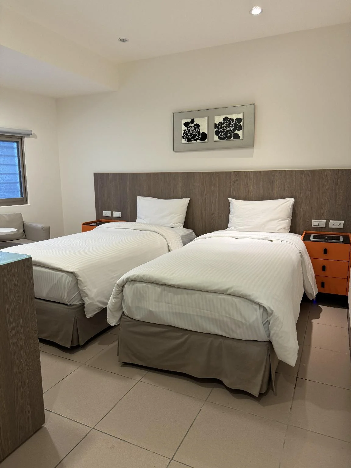 客房(兩床) - 禁菸/限16:00後入住, 10:00前退房 (Twin Room - Non-Smoking, Check-In at 4:00 PM, Check-Out at 10:00 AM)