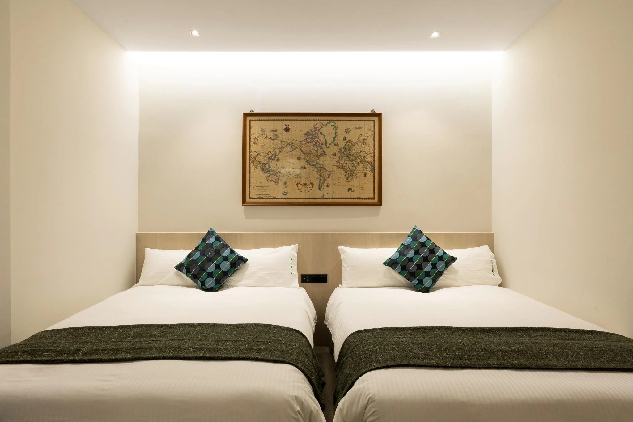 雙床房－附共用衛浴 (Twin Room with Shared Bathroom)