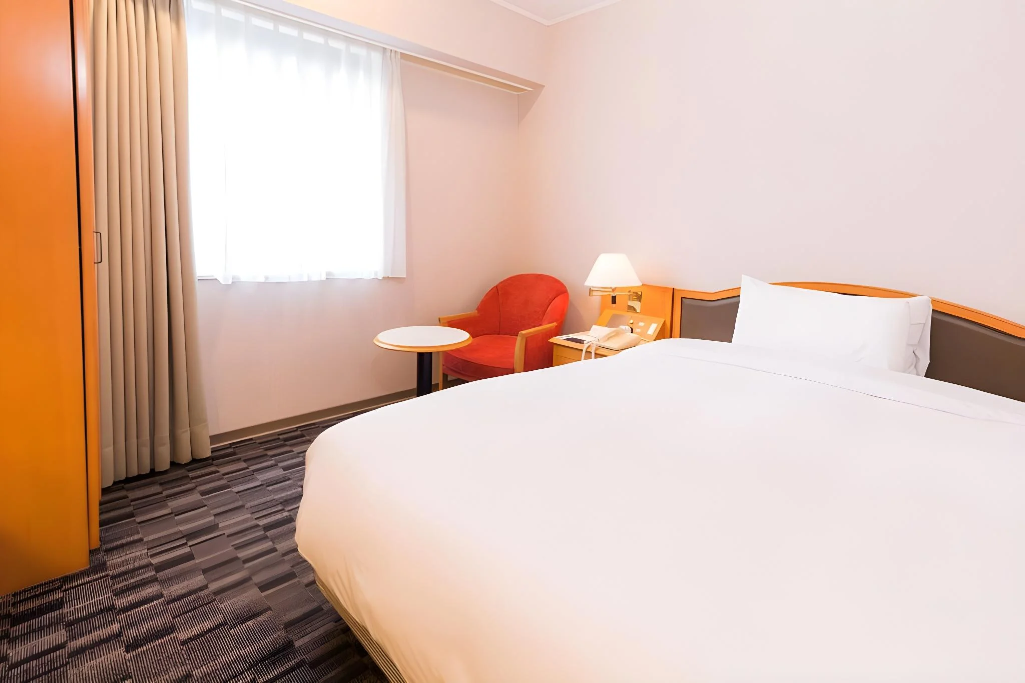 小型雙人房 (Semi-Double Room)