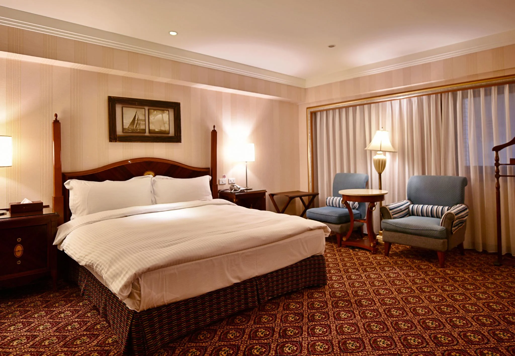 精緻雙人加大床房 (Exquisite Queen Room)