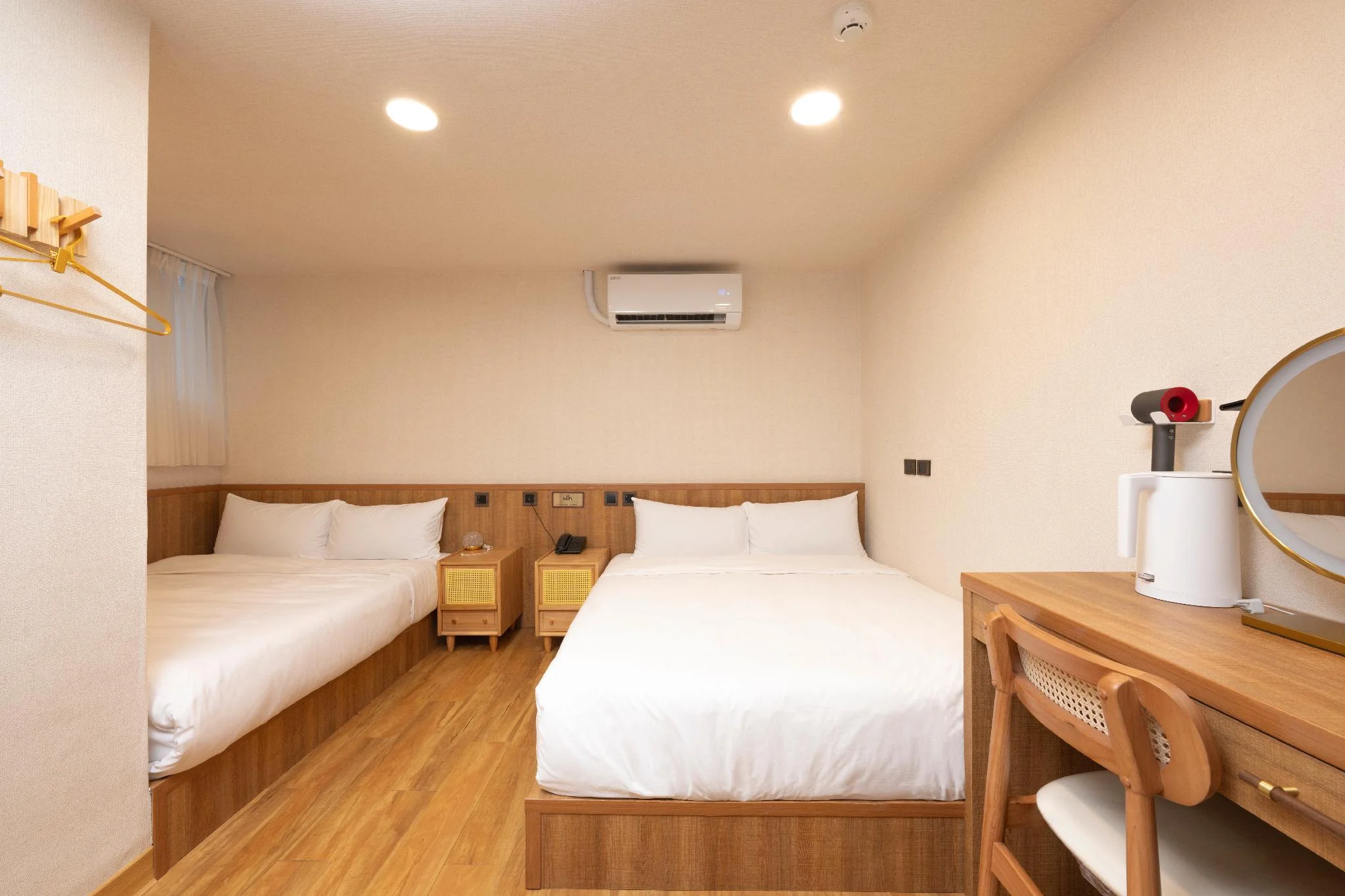 家庭房 (Family Room)