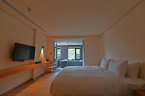 豪華雙人房 (Deluxe Double Room)