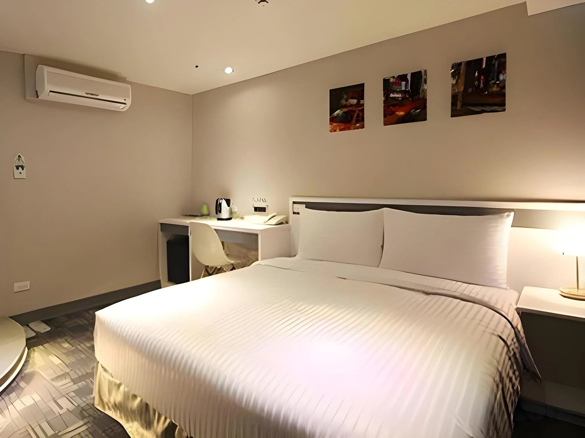 豪華雙人房 (Deluxe Double Room)