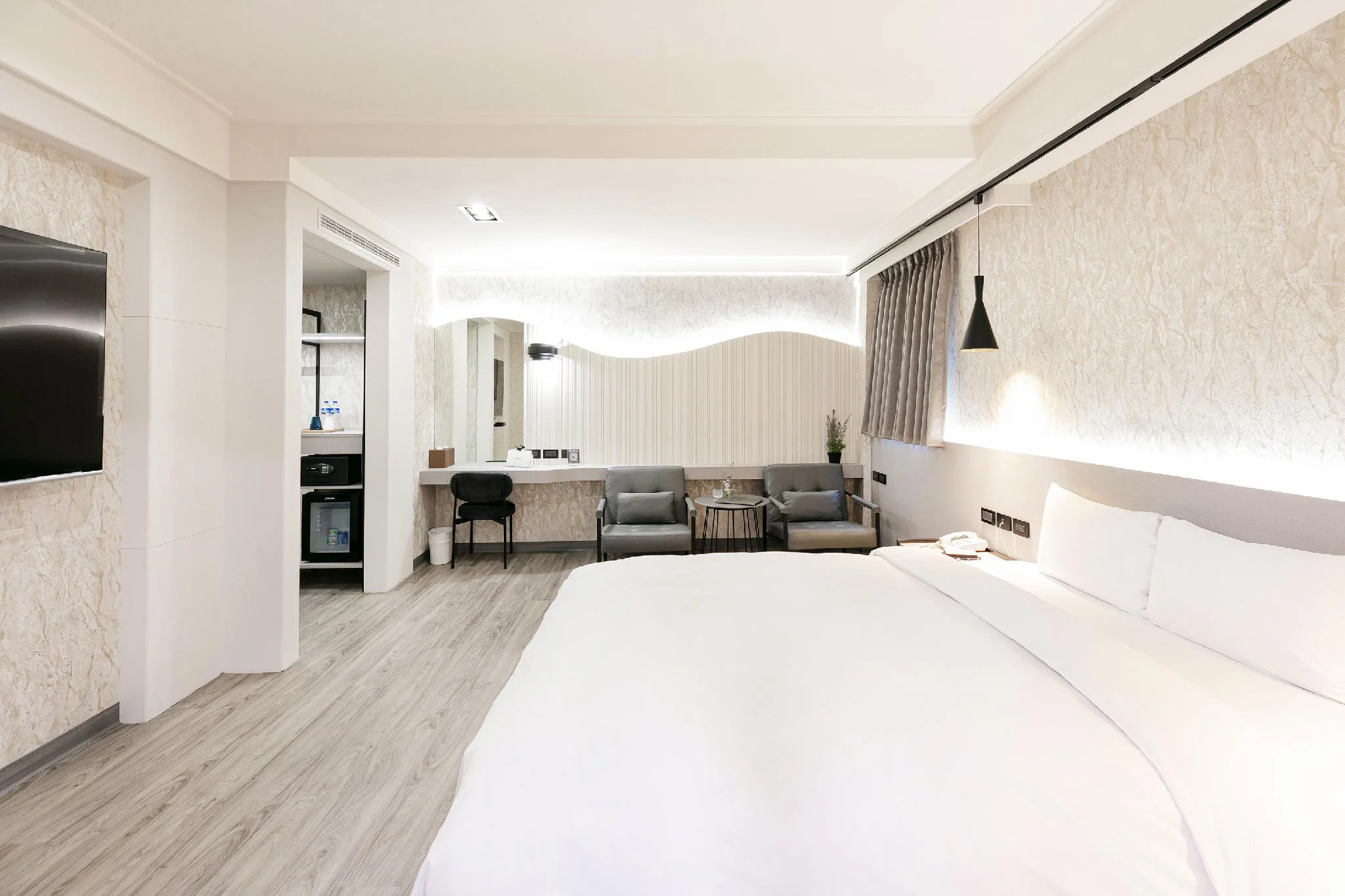 豪華雙人房 - 不含停車位/限15:00後入住 (Deluxe Double Room - Parking Excluded, Check-In After 3:00 PM)