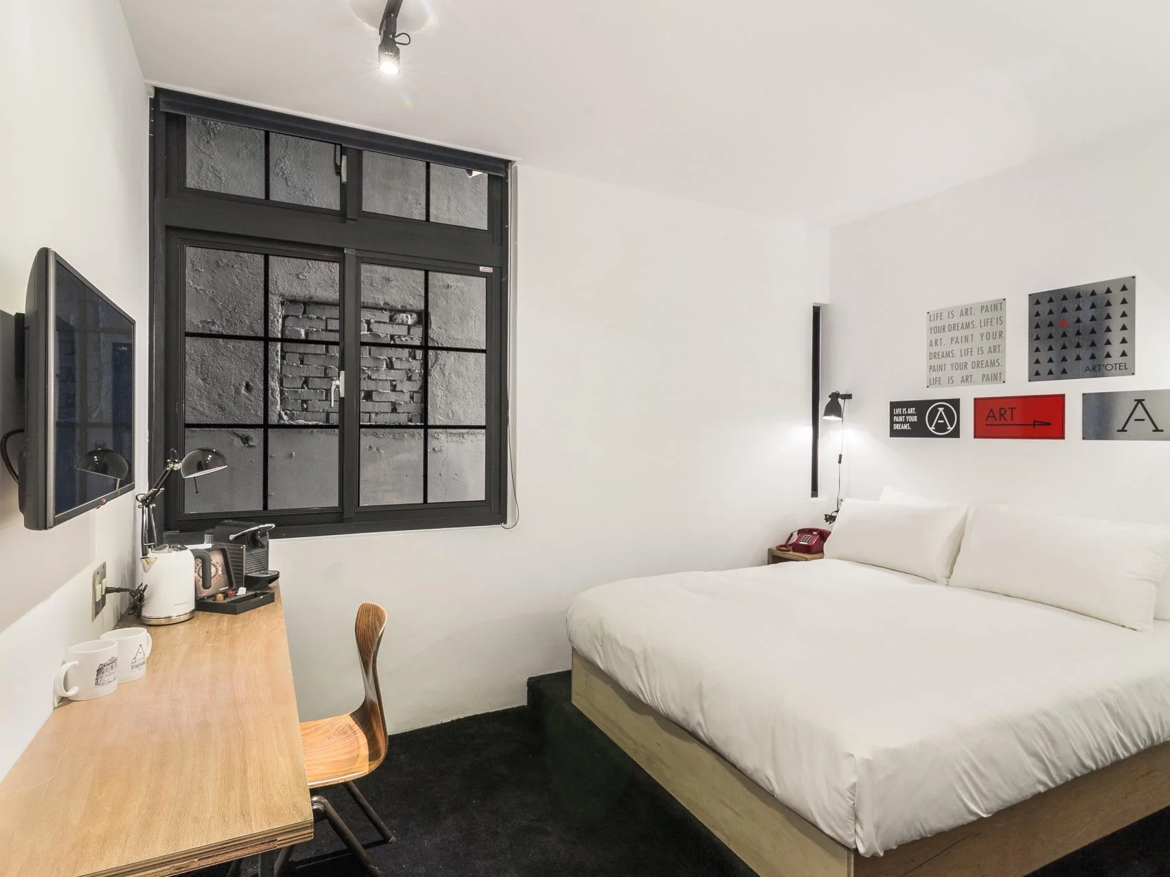 中型雙人房 (Medium Double Room)