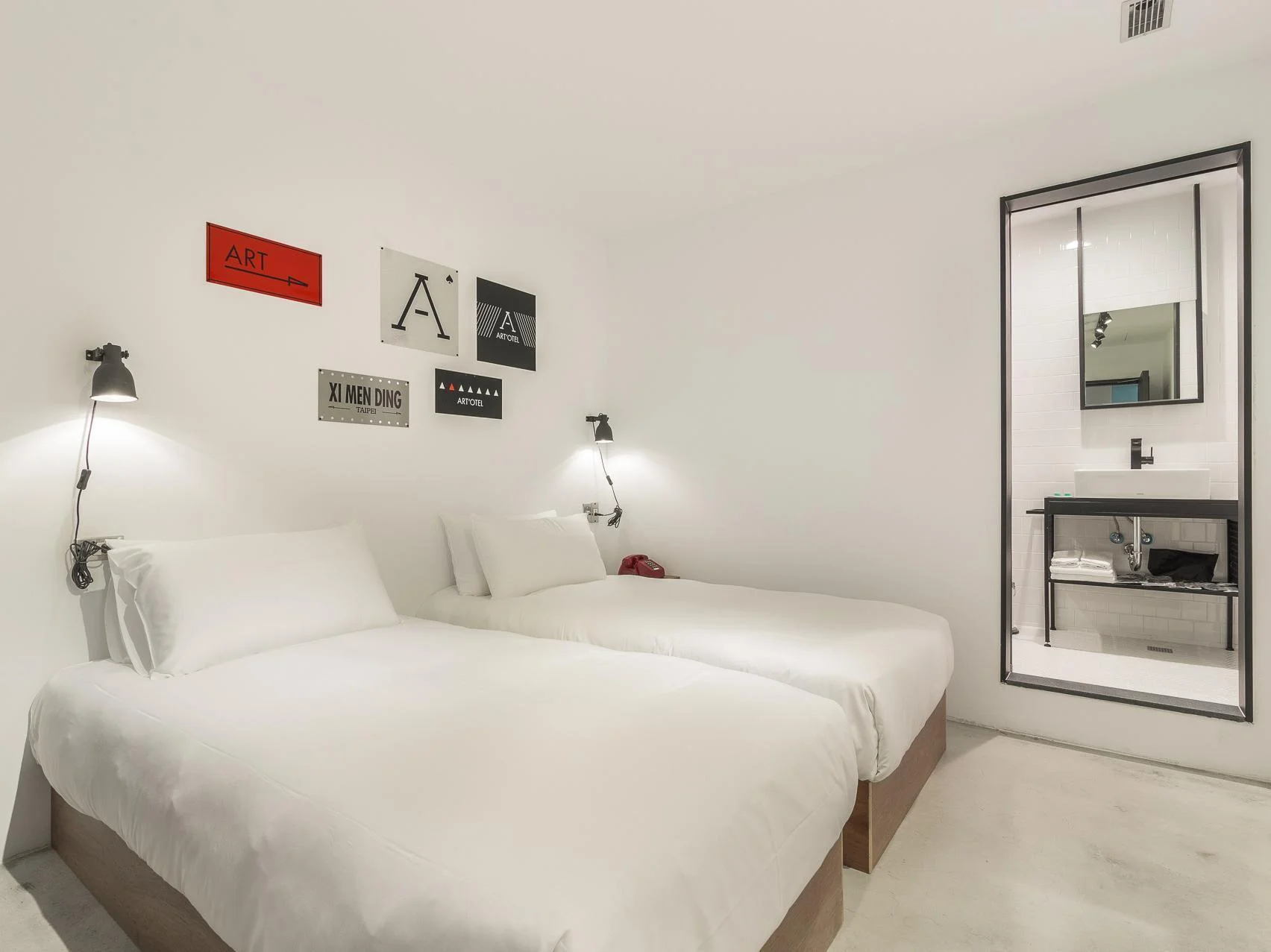 高級雙床間- 無窗 (Superior Twin No Window)