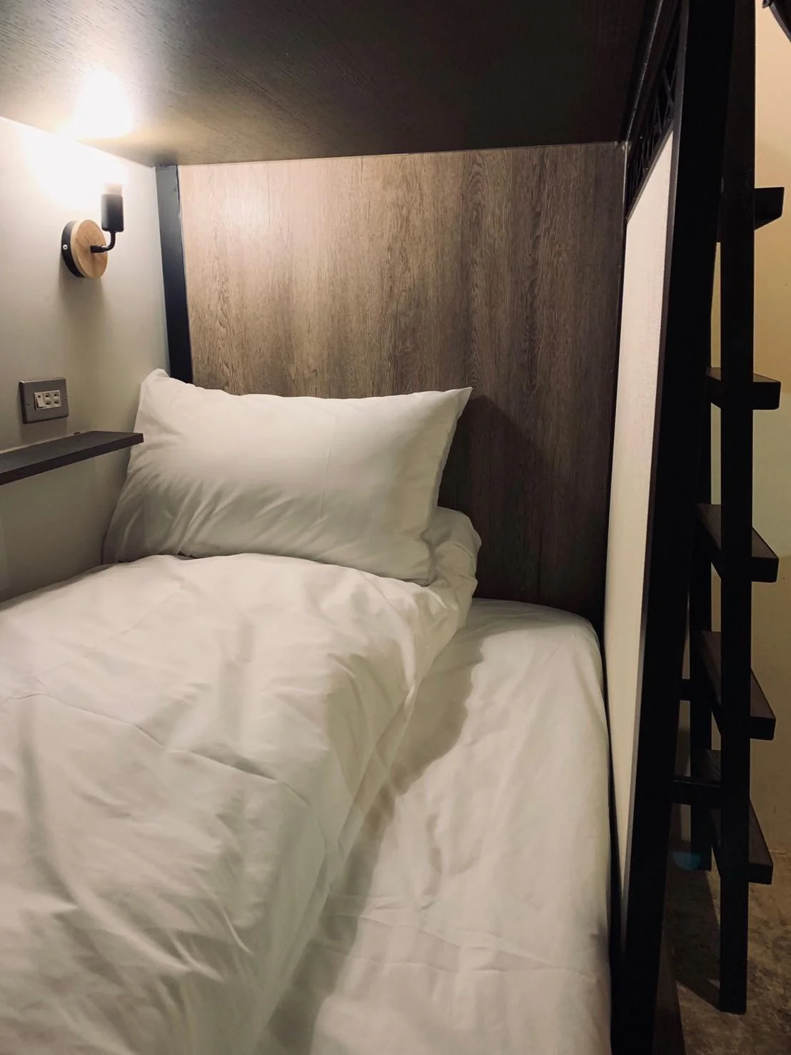 4 床女性宿舍房的 1 個床位 (Bed in 4-Bed Female Dormitory Room)