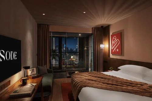 豪華客房(1張特大床，附設陽台) (1 King Bed, Balcony, Deluxe)